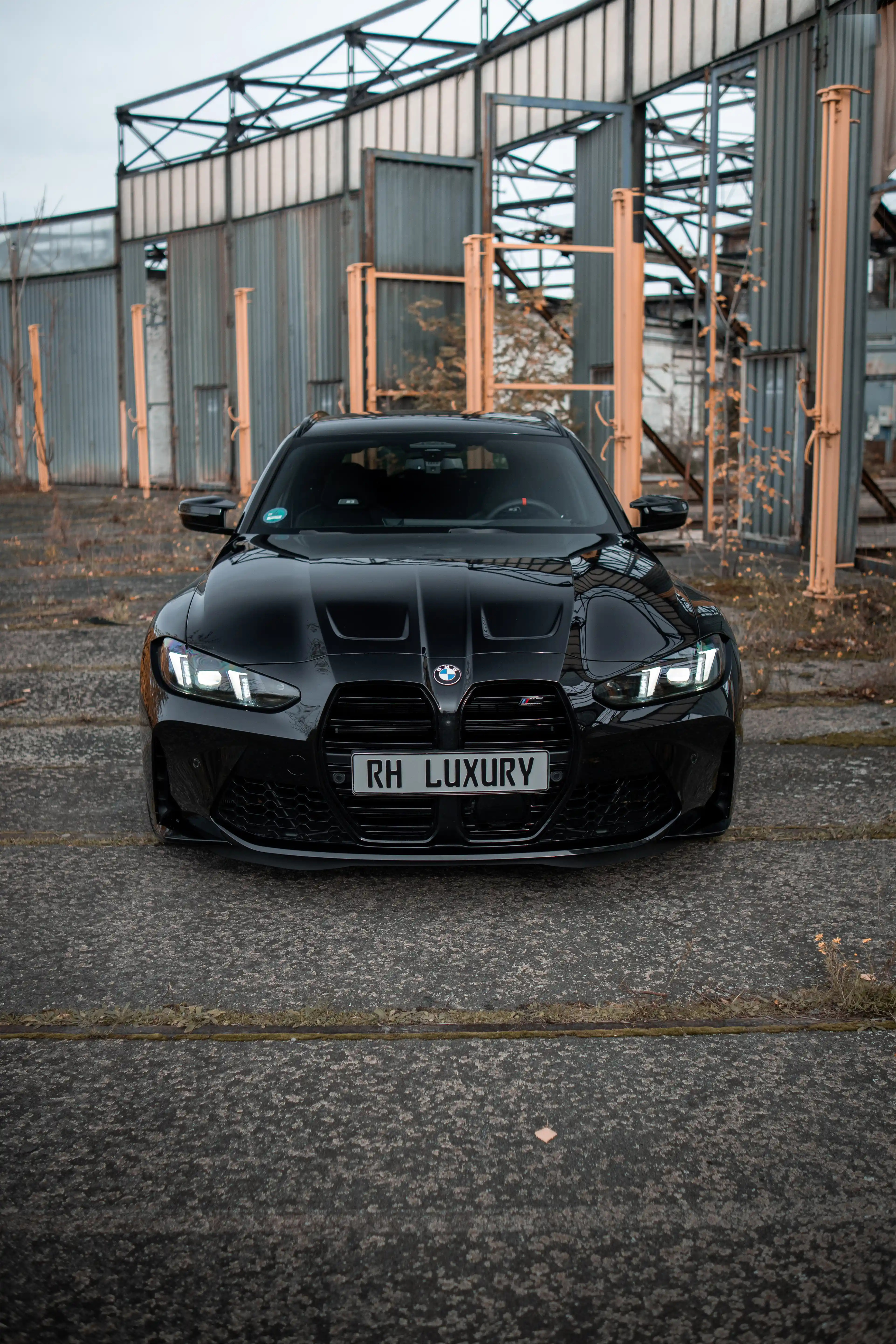 BMW M3 Competition Touring bei RH Luxury Rent